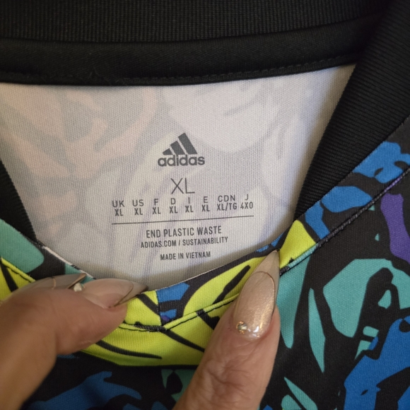 Adidas Colorful Floral Jacket with Black Accents - Picture 6 of 12